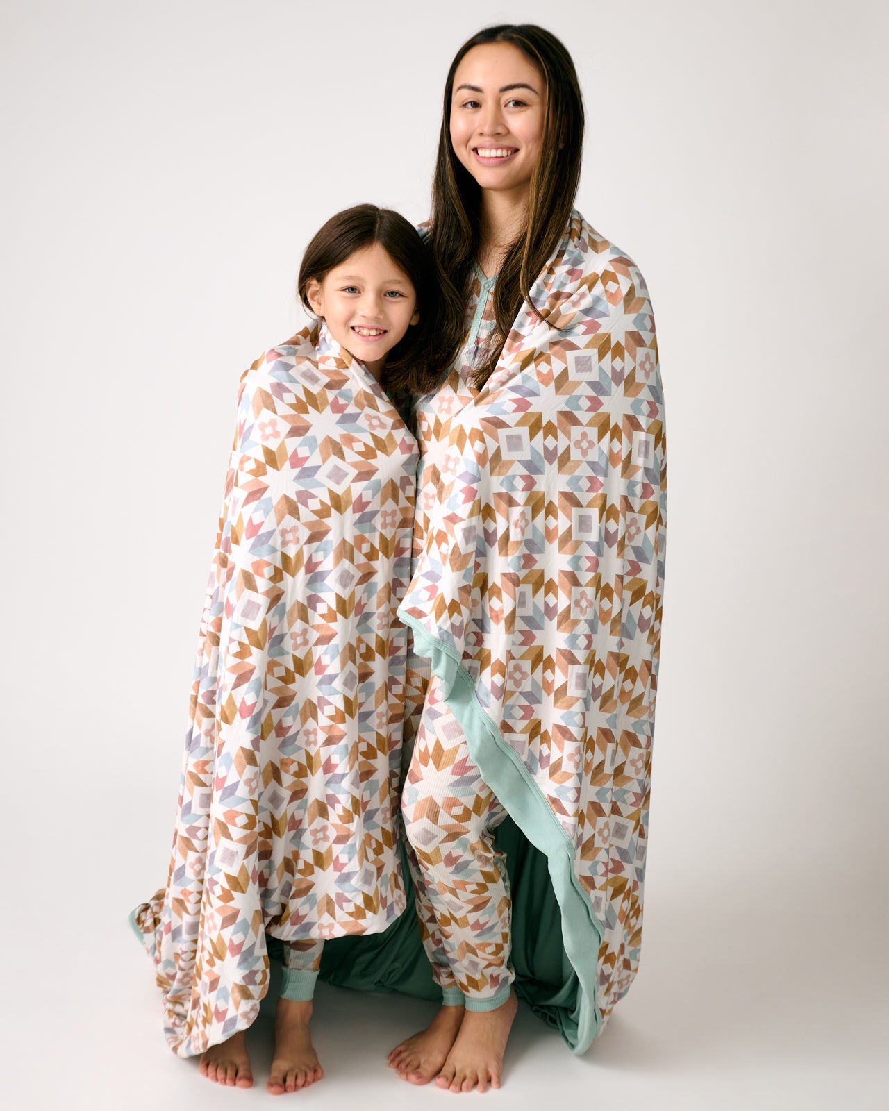 Kaleidoscope Dreams Oversized Cloud Blanket? - Image 3