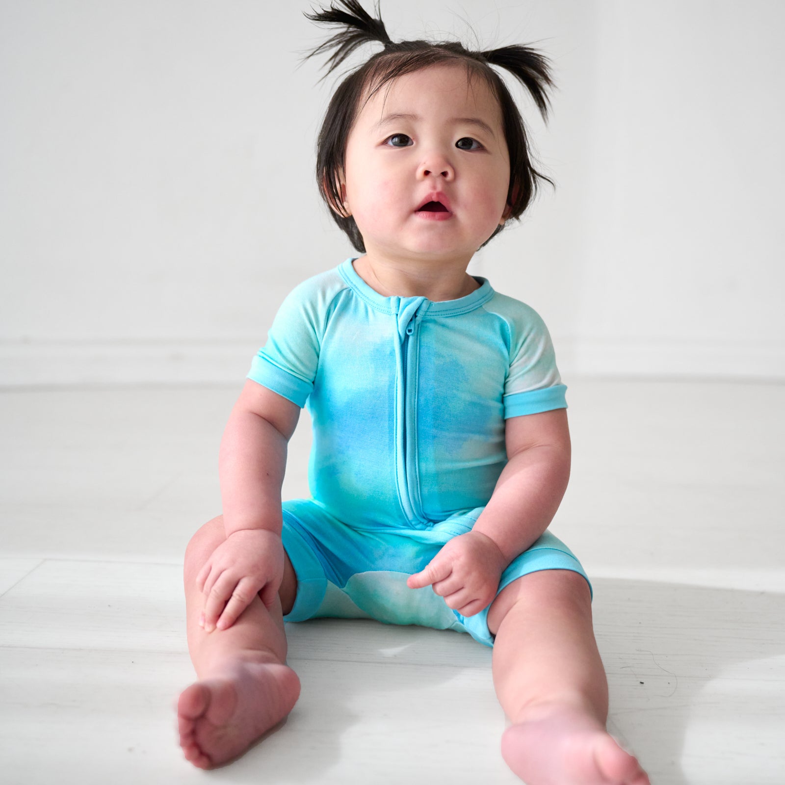 Tidepool Watercolor Shorty Zippy - Image 2