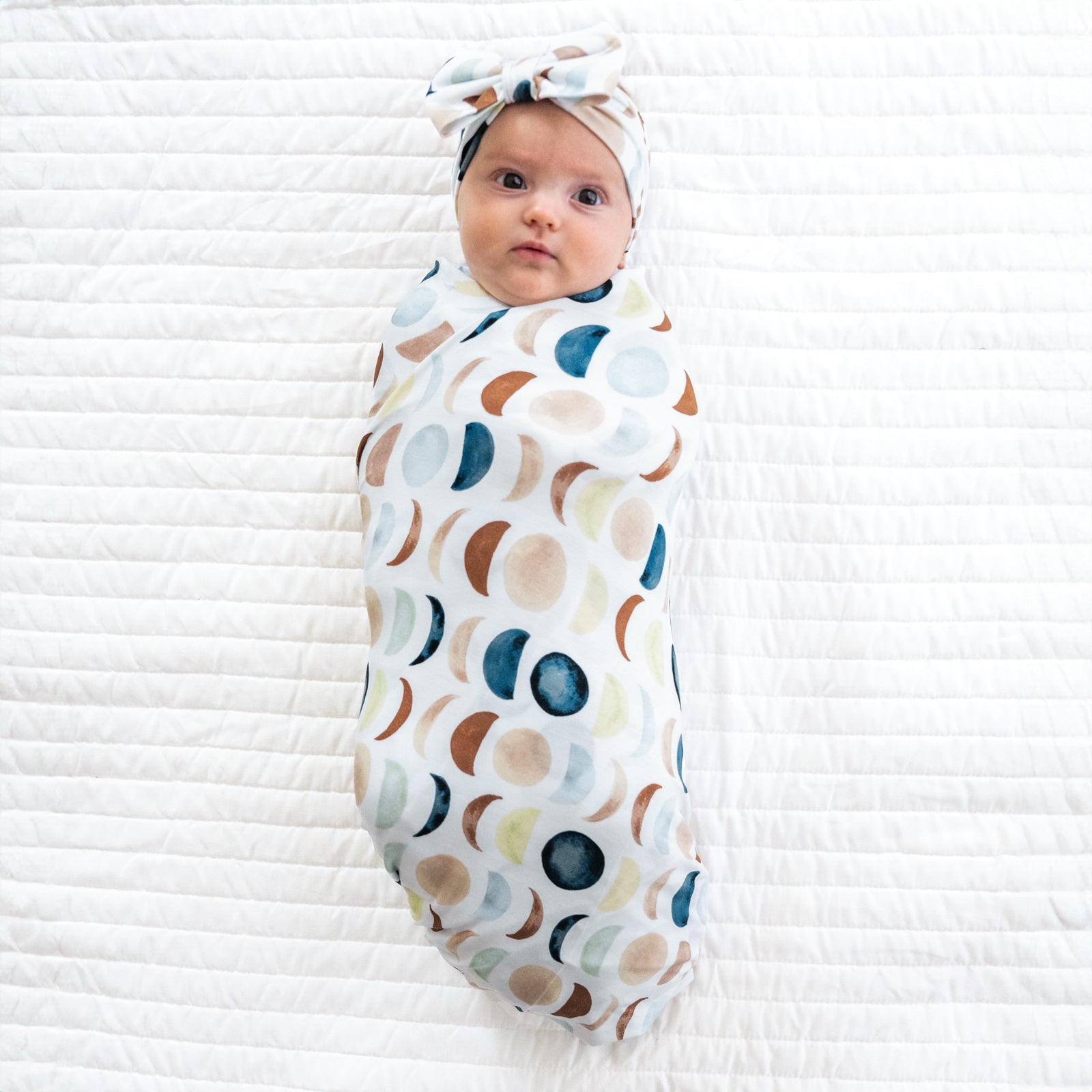 Luna Neutral Swaddle & Luxe Bow Headband Set - Image 5