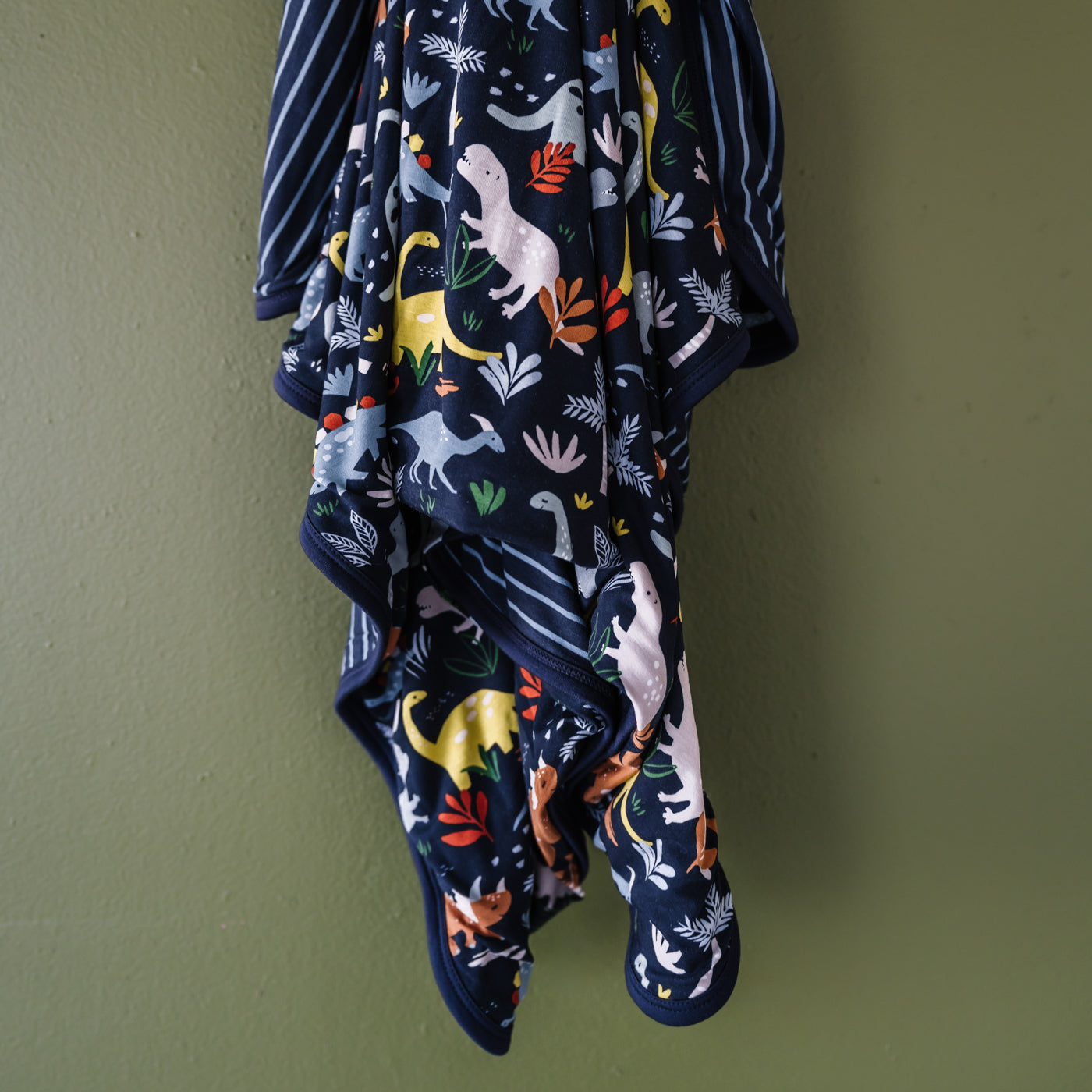 Navy Jurassic Jungle Large Cloud Blanket? - Image 5